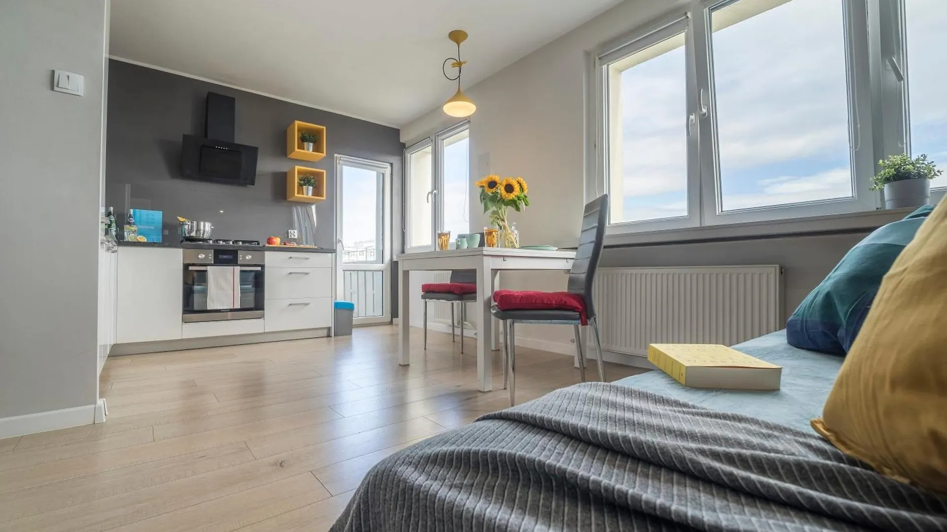 Legnicka Apartment Close To The City Center Of Wroclaw By Rent Like Home