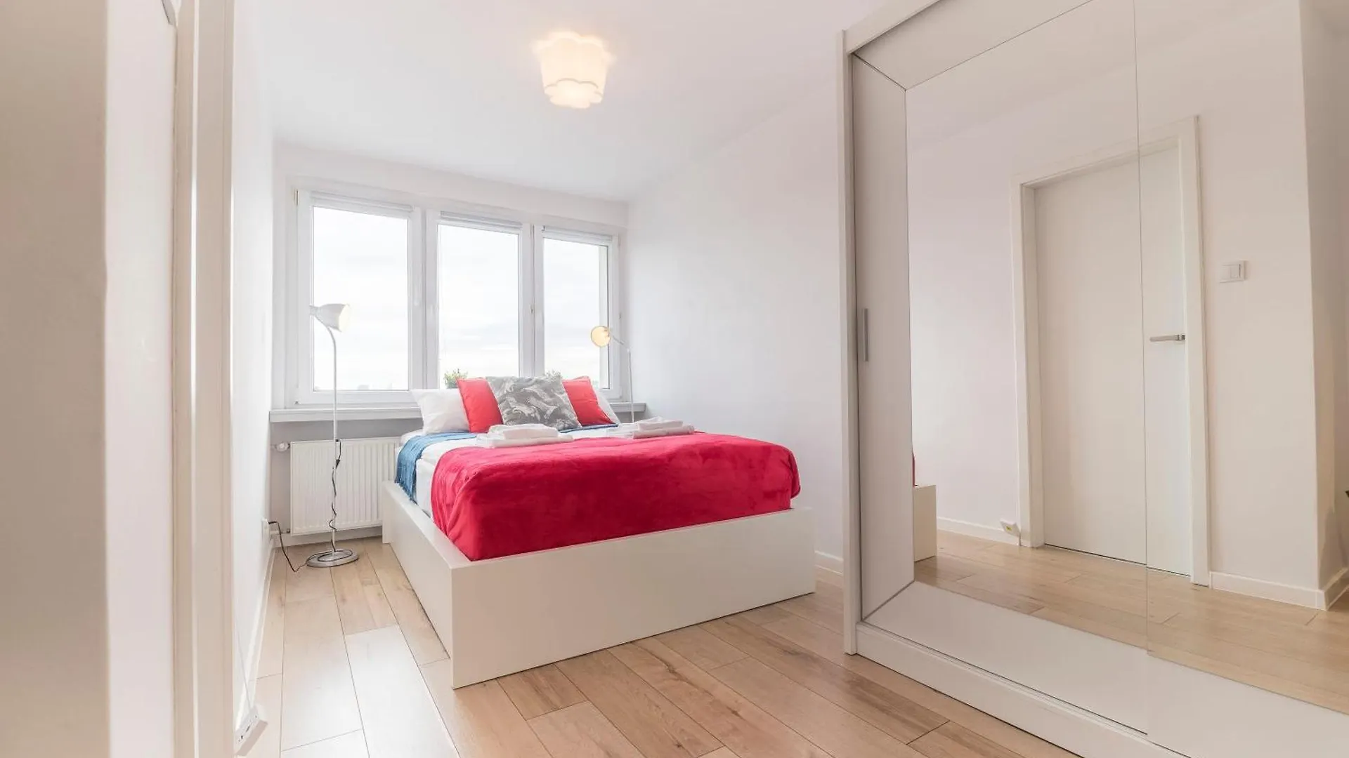 Legnicka Apartment Close To The City Center Of Wroclaw By Rent Like Home